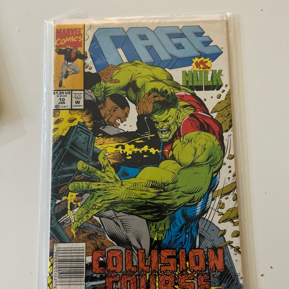 Marvel Comics: Cage vs. Hulk Vintage Comic - Green Cover